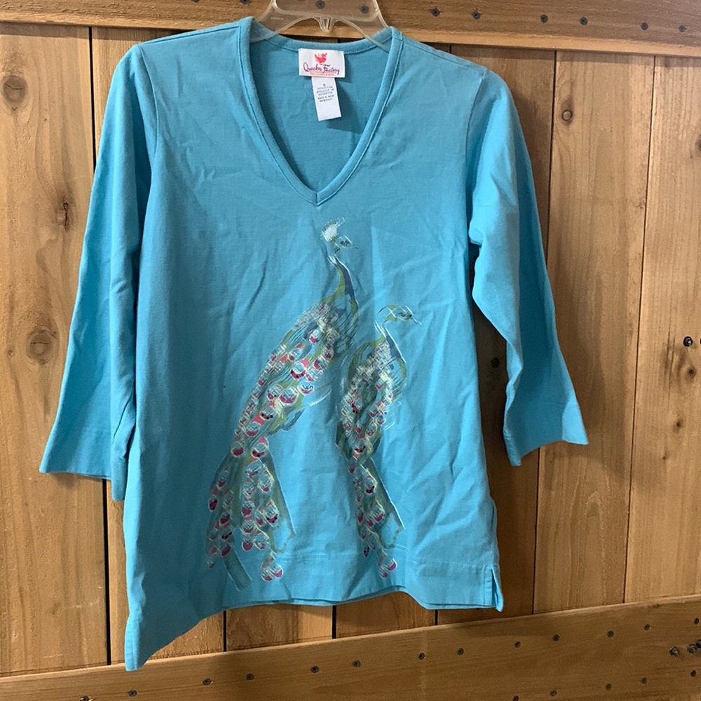 Woman’s V-Neck 3/4 Length Sleeve Shirt With Peacock Design,Size Small